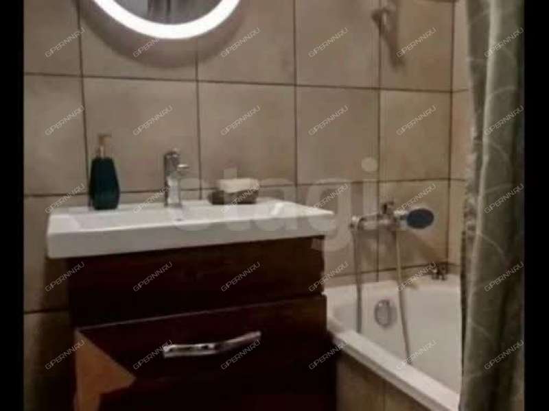 трёхкомнатная квартира на улице Адмирала Васюнина дом 12 к3