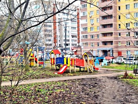 1-komnatnaya-ul-vyatskaya-d-1 фото