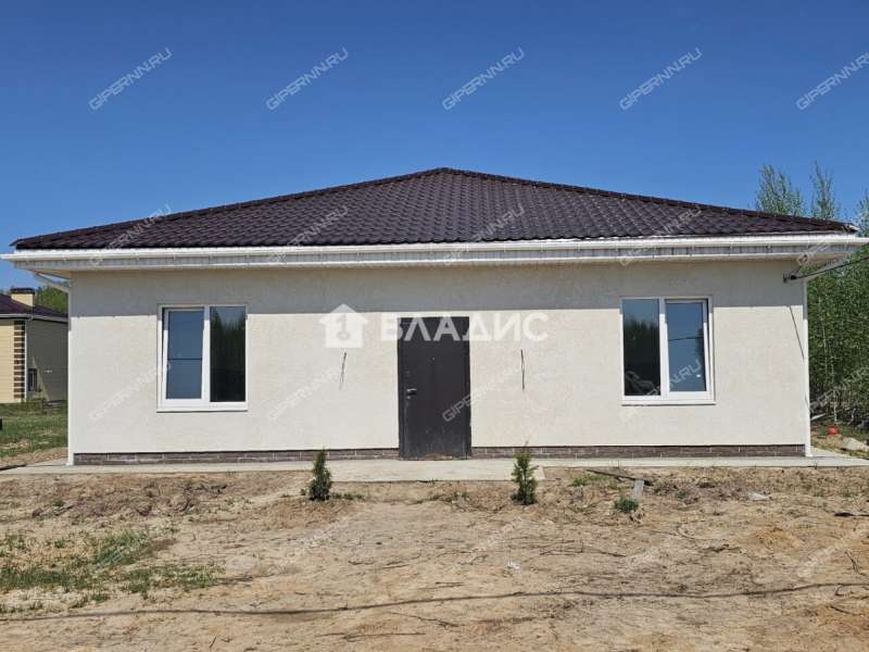дом на улице Мирная село Безводное