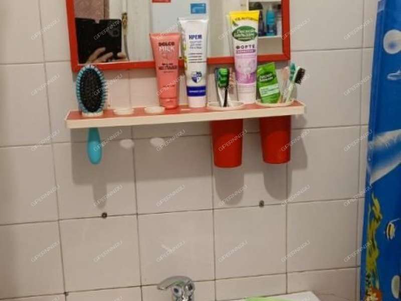 комната в доме 1 на улице Космонавта Комарова