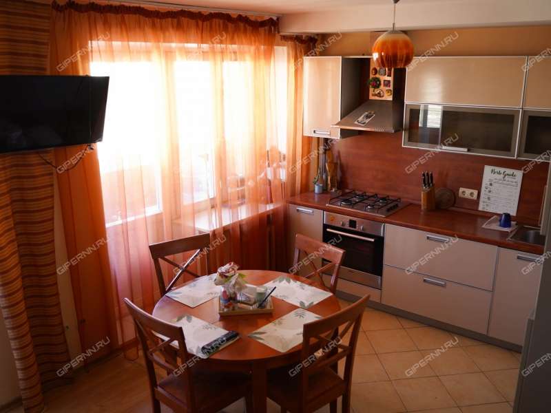 трёхкомнатная квартира на Берёзовской улице дом 103