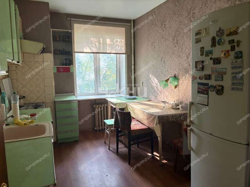 трёхкомнатная квартира на улице Героя Безрукова дом 8