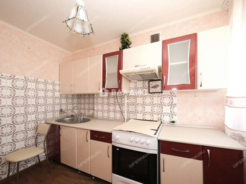 трёхкомнатная квартира на улице Бориса Панина дом 7