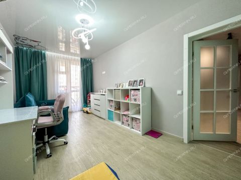 2-komnatnaya-b-r-yuzhnyy-d-18 фото