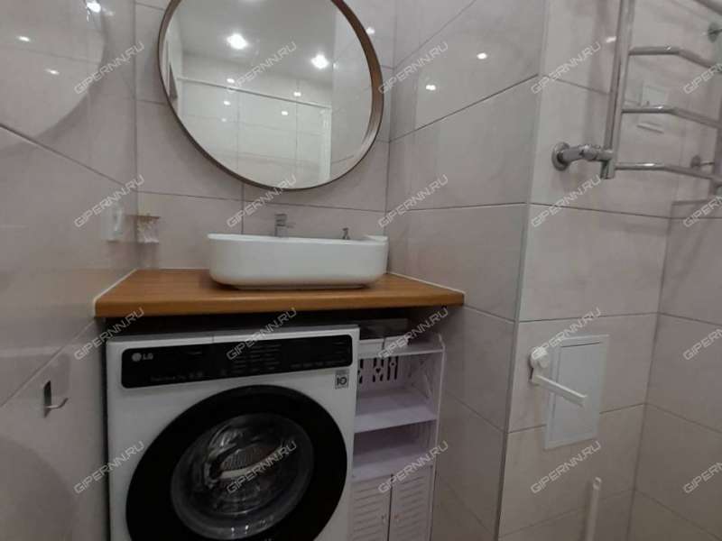 трёхкомнатная квартира на улице Маршала Баграмяна дом 4