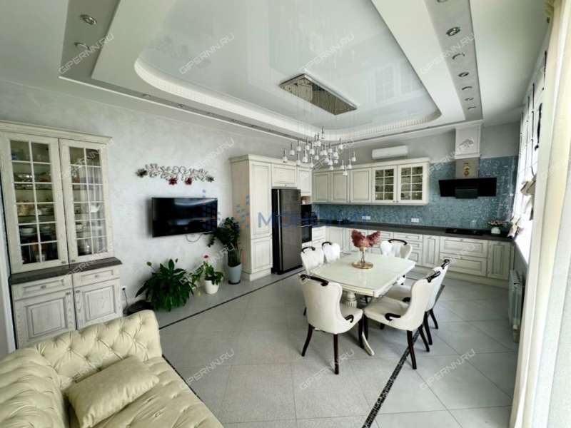 дом в слободе Верхнепечёрская