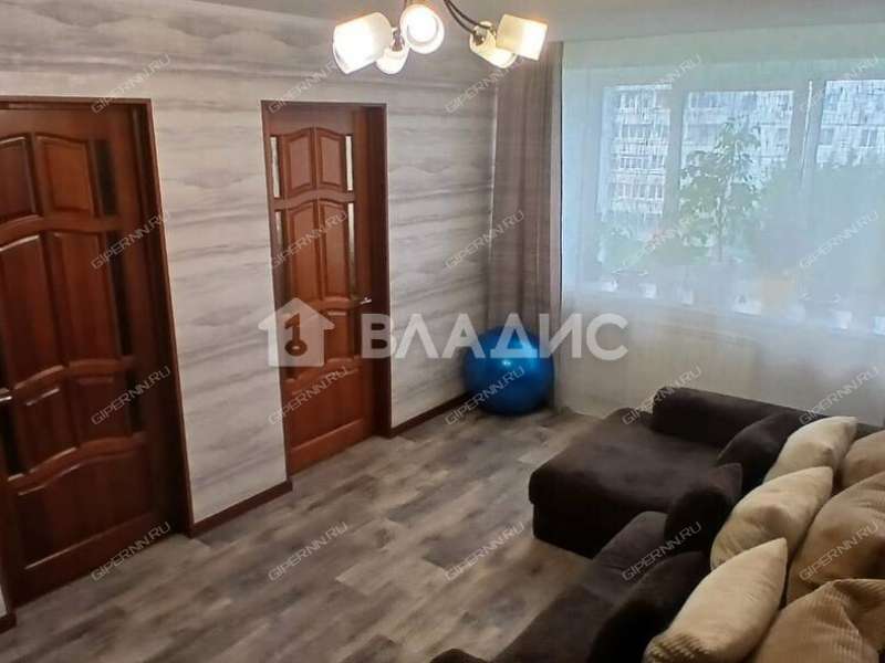 четырёхкомнатная квартира на Школьной улице дом 26 посёлок Ждановский