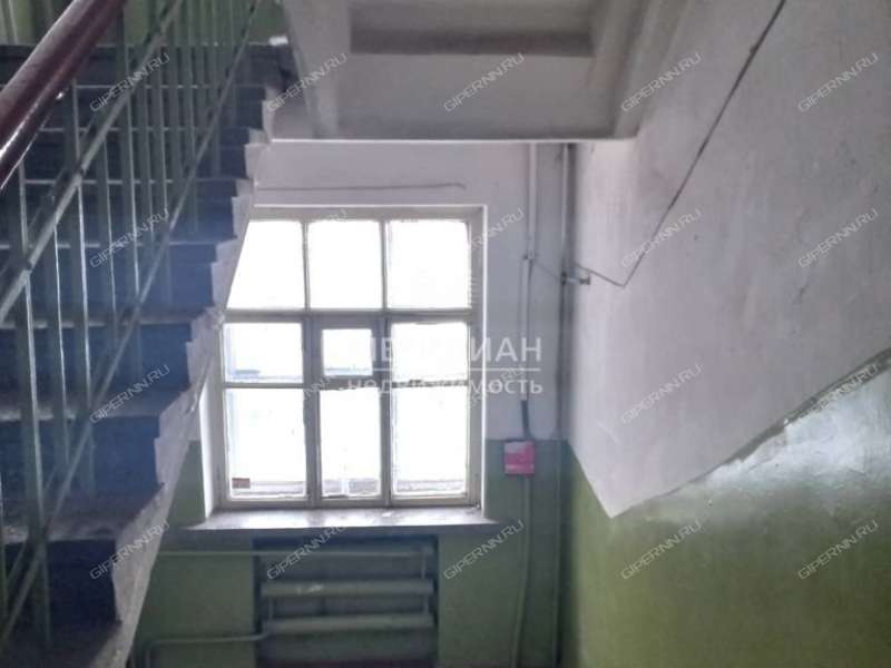 четырёхкомнатная квартира на улице Страж Революции дом 6/3