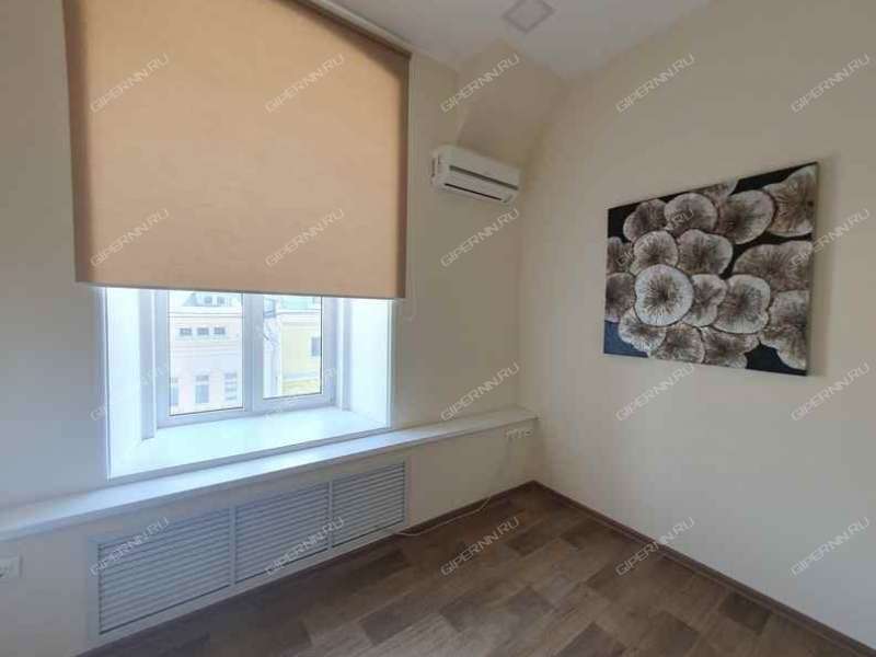 помещение под торговую площадь на Рождественская ул, д.11-13/7