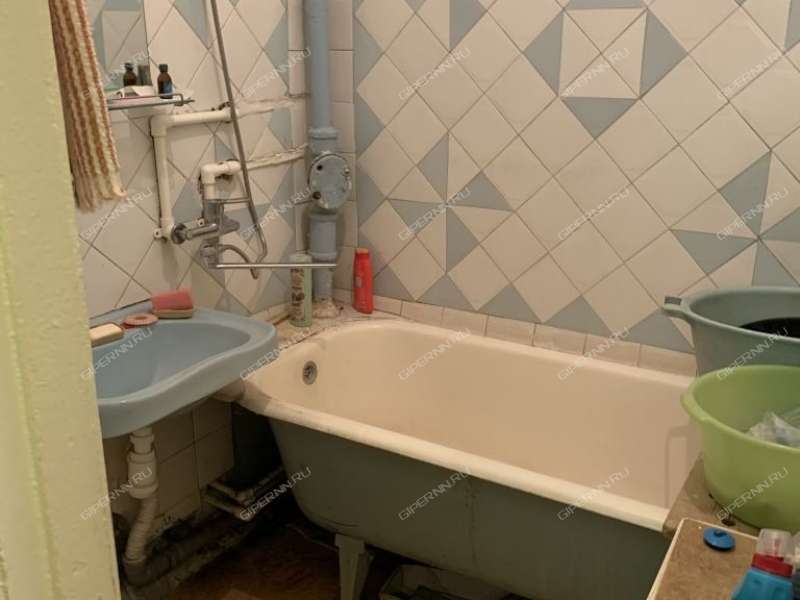 трёхкомнатная квартира на проспекте Октября дом 12