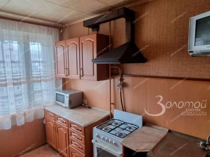 трёхкомнатная квартира на Московском шоссе дом 31