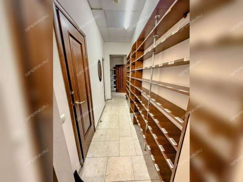 помещение под коммерческую недвижимость на Совнаркомовской улице