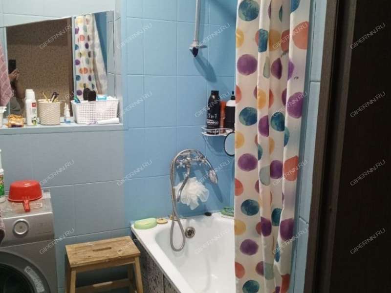 трёхкомнатная квартира на улице Героя Советского Союза Поющева дом 15