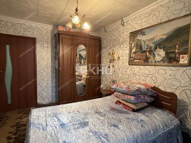 трёхкомнатная квартира на улице Тропинина дом 12