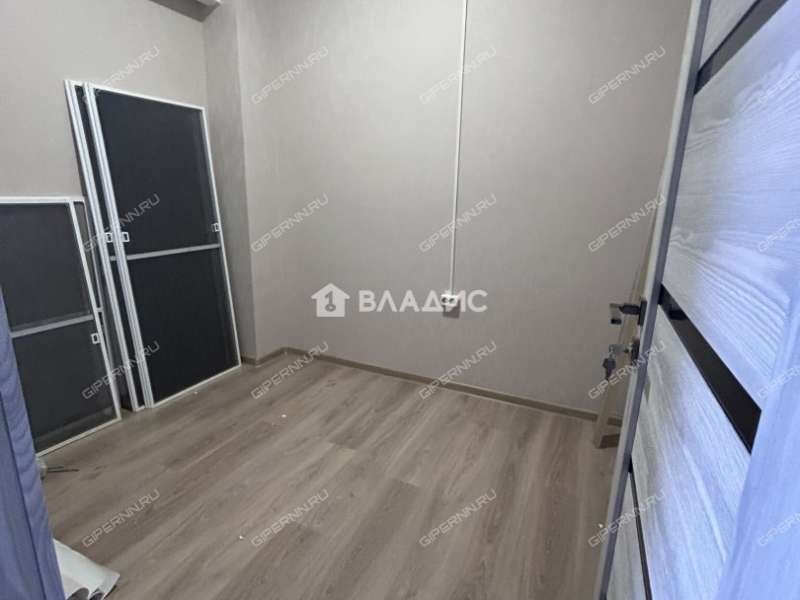 здание под недвижимость под автобизнес на Кузбасской улице