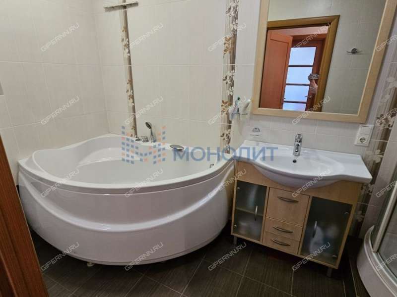 четырёхкомнатная квартира на улице Ванеева дом 25/88