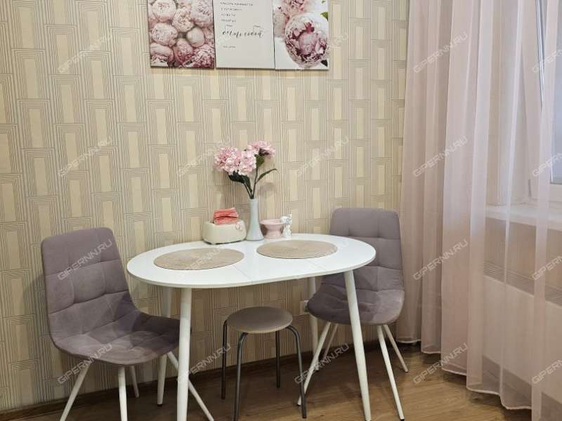 однокомнатная квартира на бульваре 60-летия Октября дом 23 к4