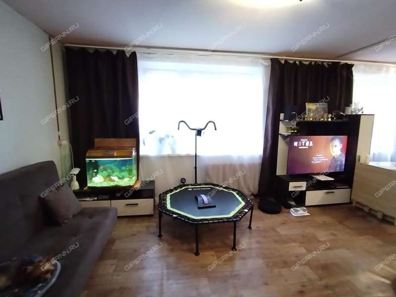 четырёхкомнатная квартира в 2-м микрорайоне дом 1 город Кстово