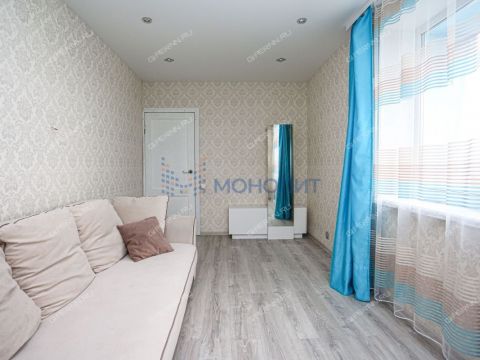 3-komnatnaya-ul-vyatskaya-d-3 фото