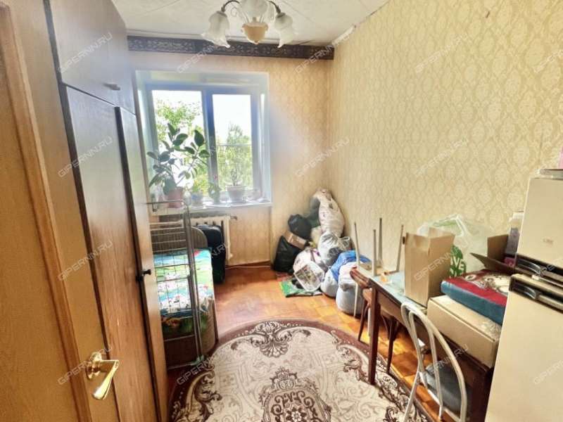 четырёхкомнатная квартира в 2-м микрорайоне дом 23а город Кстово