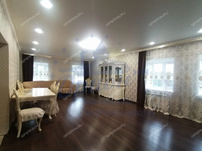 дом на Центральной улице село Криуша