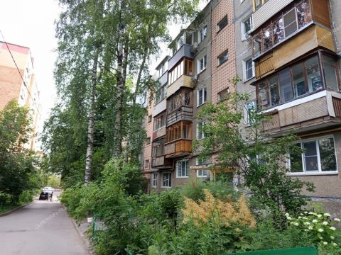 2-komnatnaya-b-r-60-letiya-oktyabrya-d-14 фото