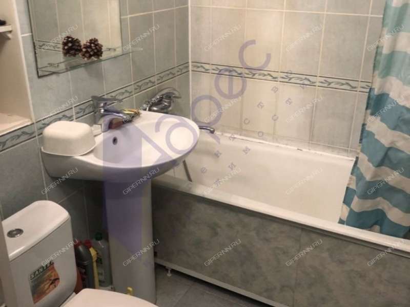 трёхкомнатная квартира на Ошарской улице дом 53