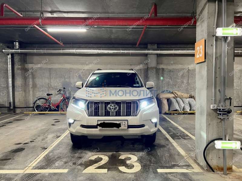 парковочное место на улице Академика Сахарова