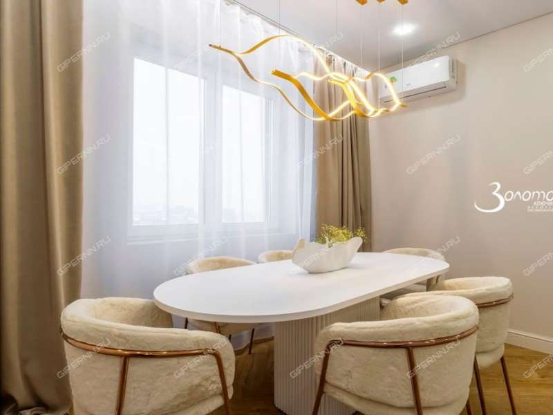 трёхкомнатная квартира на Светлогорской улице дом 6