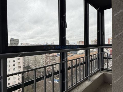 4-komnatnaya-ul-poltavskaya-d-15 фото