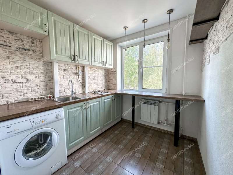 трёхкомнатная квартира на улице Юлиуса Фучика дом 39