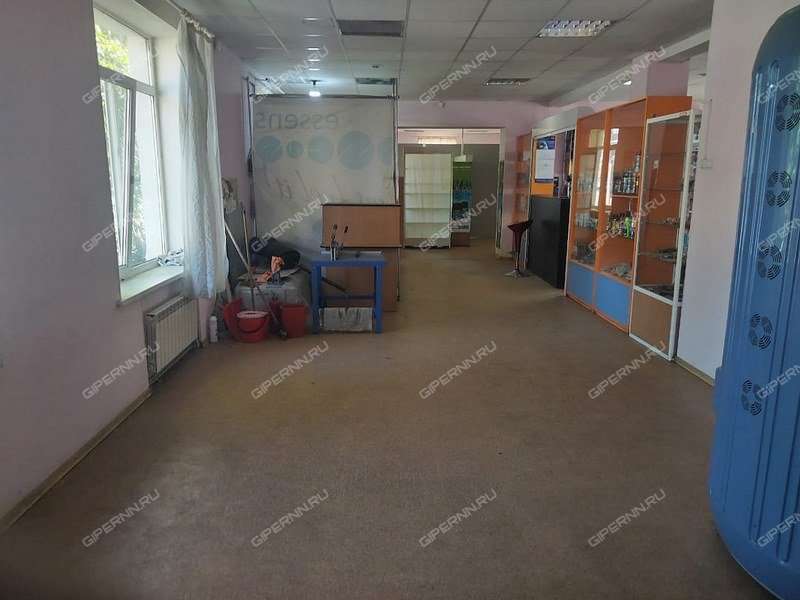 помещение под торговую площадь на улице Долгополова