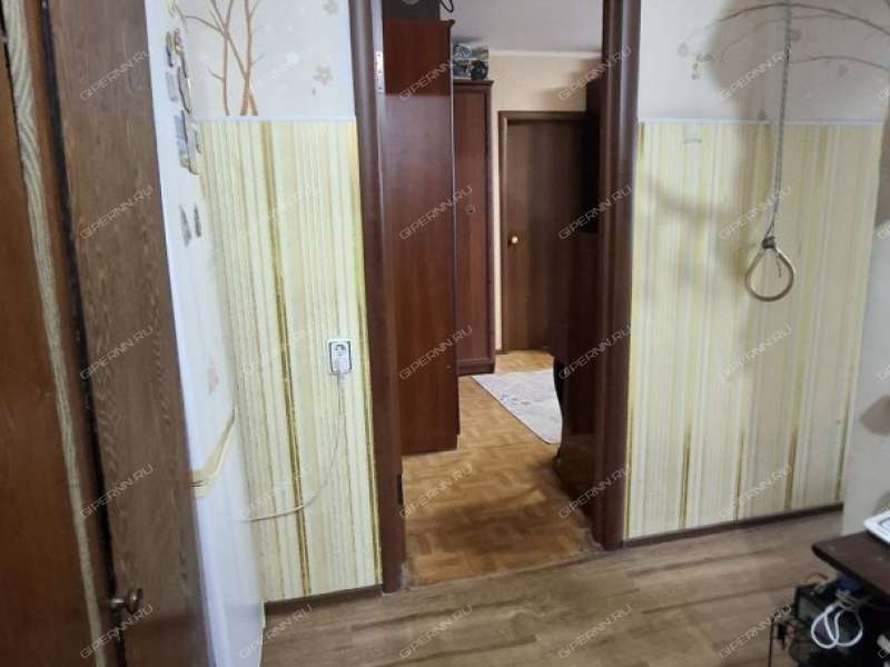 трёхкомнатная квартира в 3-м микрорайоне дом 22 город Кстово