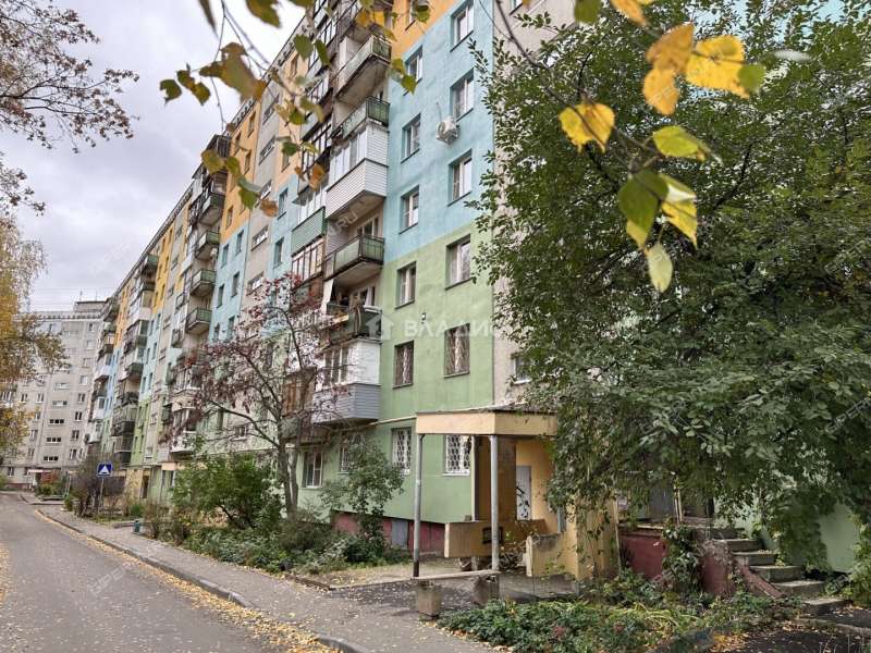 трёхкомнатная квартира на улице Верхнепечёрская дом 4