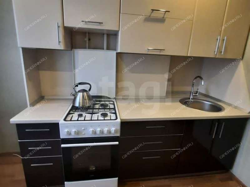 трёхкомнатная квартира на Подворной улице дом 1