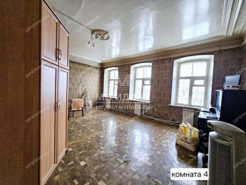 четырёхкомнатная квартира на улице Литвинова дом 40