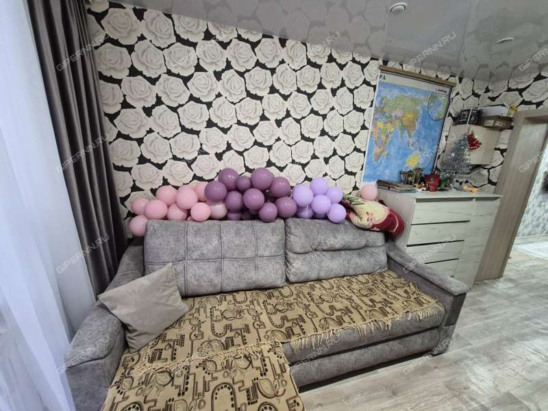 трёхкомнатная квартира в 2-м микрорайоне дом 20 город Кстово