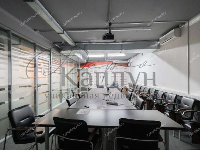 помещение под торговую площадь на Варварской улице