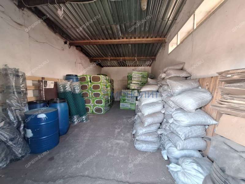 здание под торговую площадь на Октябрьской улице город Дзержинск