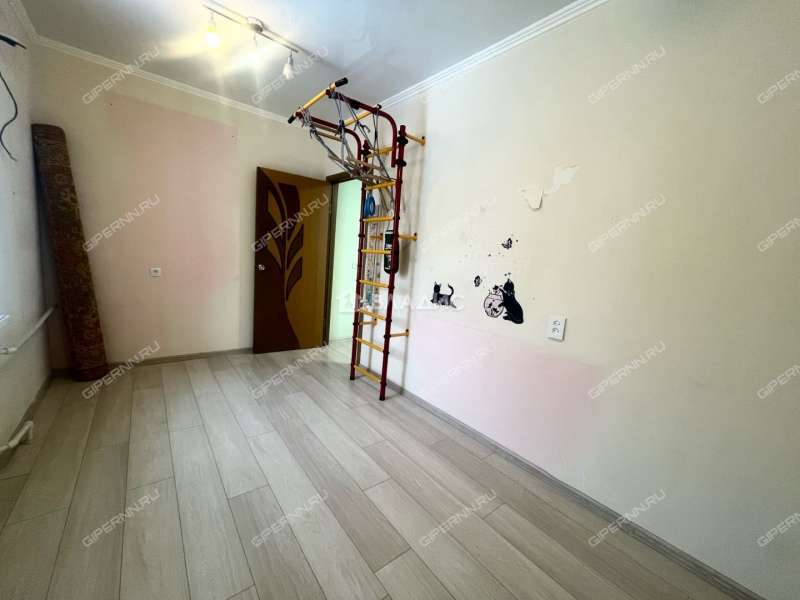 трёхкомнатная квартира на улице Маршала Голованова дом 13