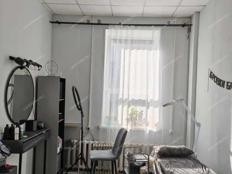 помещение под офис на улице Героя Советского Союза Поющева