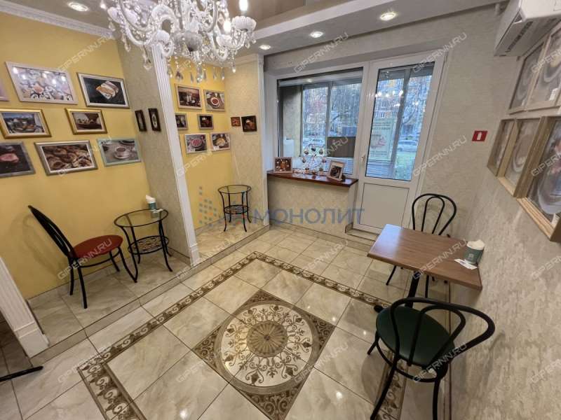 помещение под торговую площадь, недвижимость под общепит на Комсомольской улице