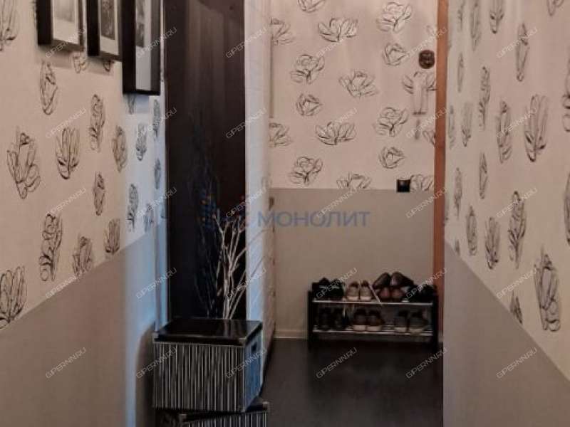 трёхкомнатная квартира на Вятской улице дом 9