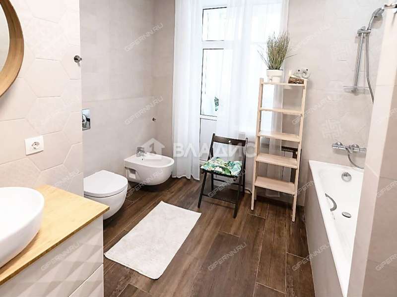 трёхкомнатная квартира на Ошарской улице дом 16