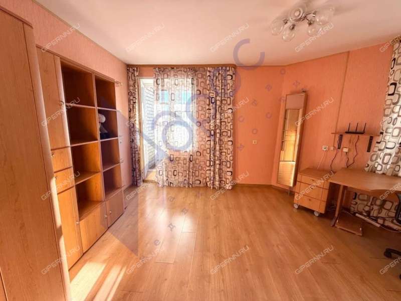 трёхкомнатная квартира на улице Родионова дом 193