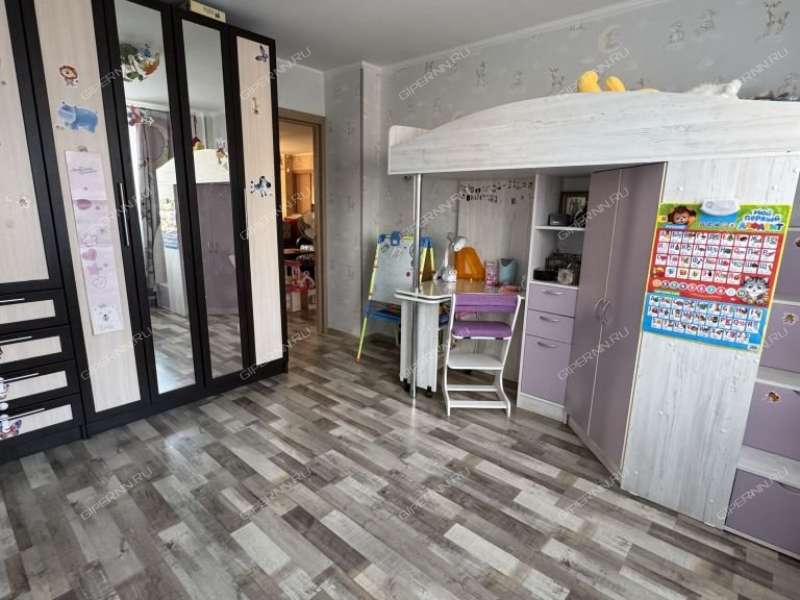 трёхкомнатная квартира на Краснозвёздной улице дом 31