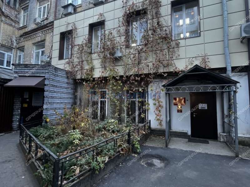 помещение под офис, недвижимость под гостиничный бизнес на Рождественской улице