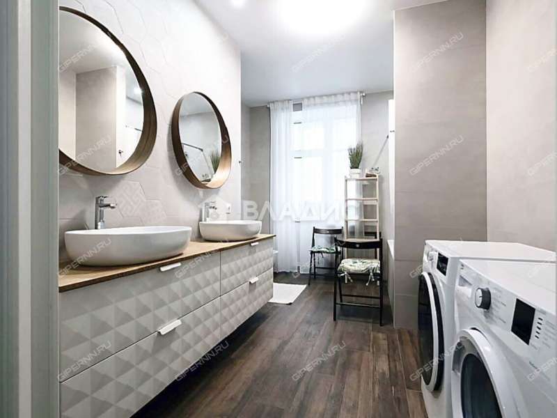 трёхкомнатная квартира на Ошарской улице дом 16