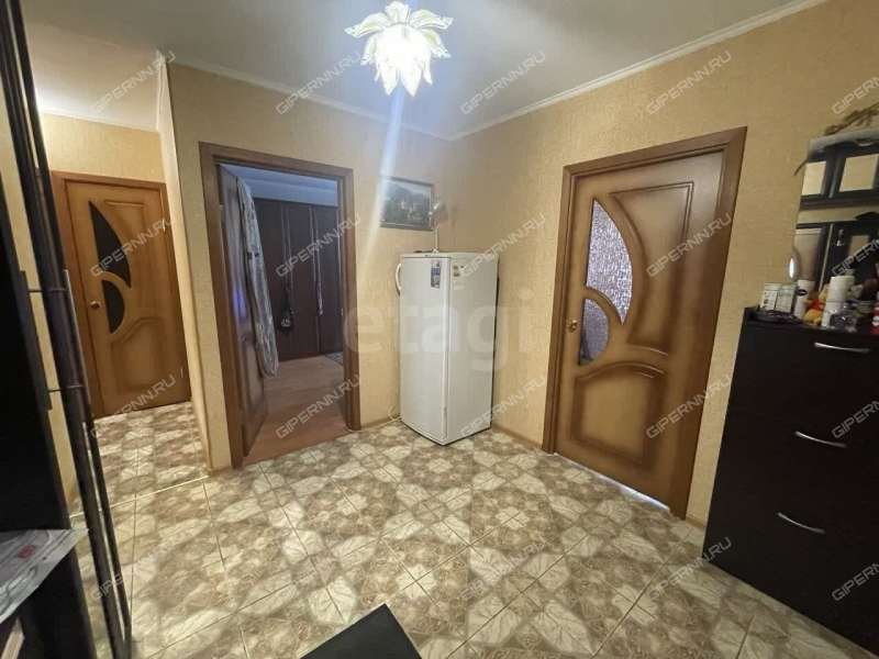 трёхкомнатная квартира на Днепропетровской улице дом 16