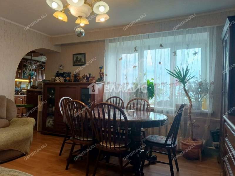 пятикомнатная квартира на проспекте Гагарина дом 119